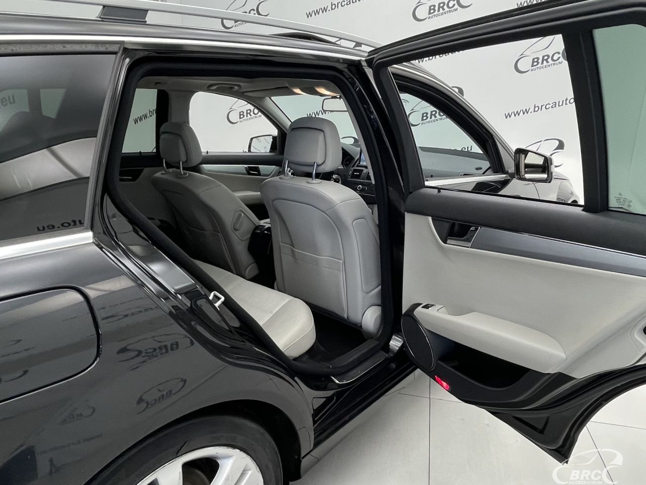 Mercedes-Benz C250 | 12