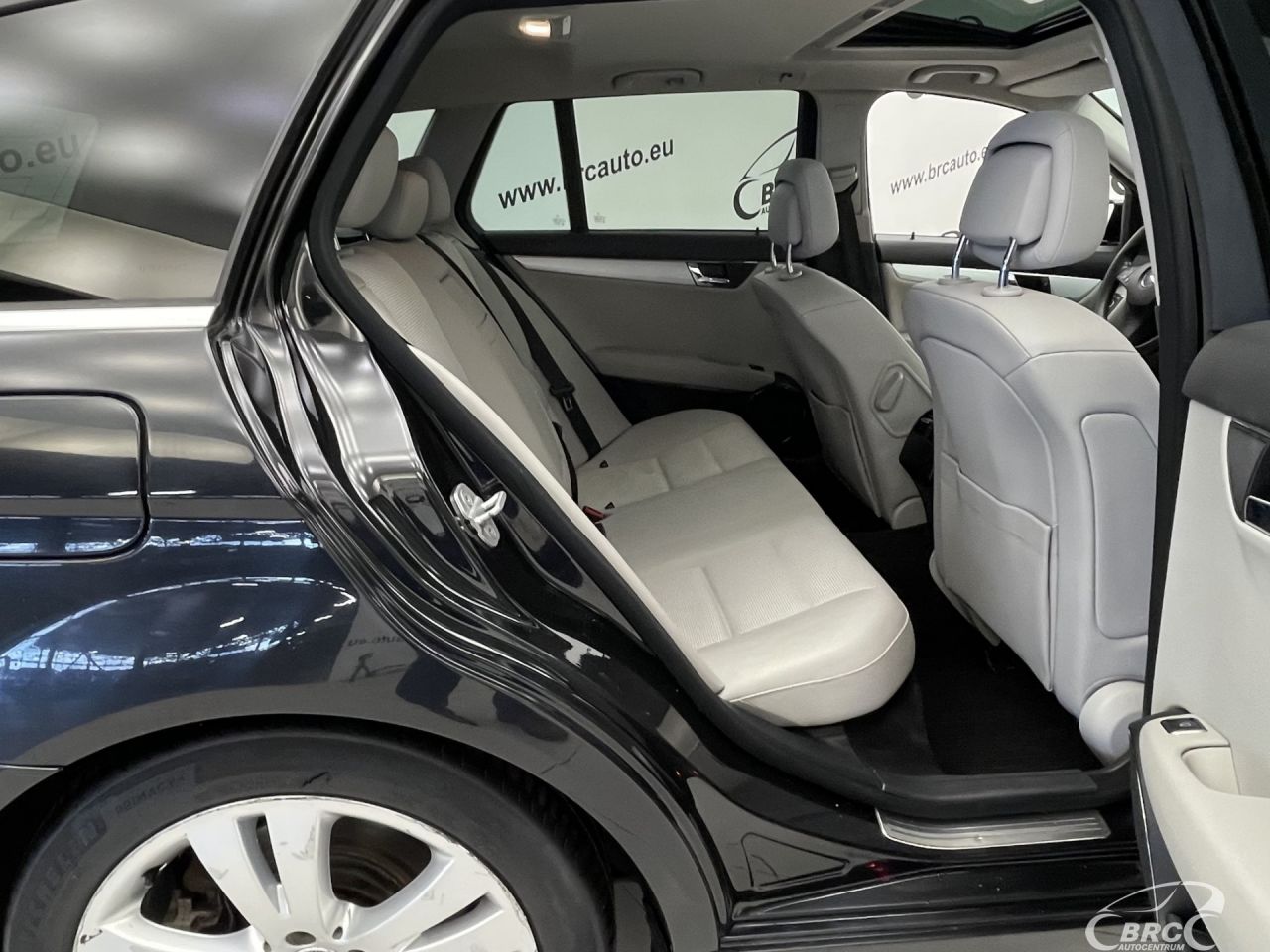 Mercedes-Benz C250 | 9