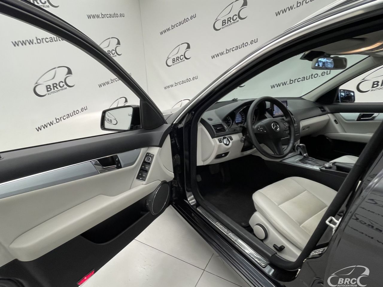 Mercedes-Benz C250 | 18