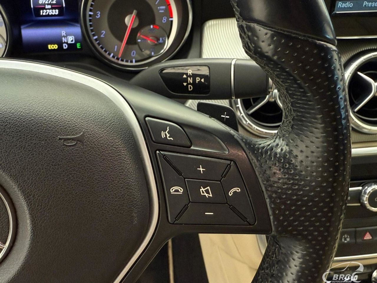 Mercedes-Benz CLA200 | 10