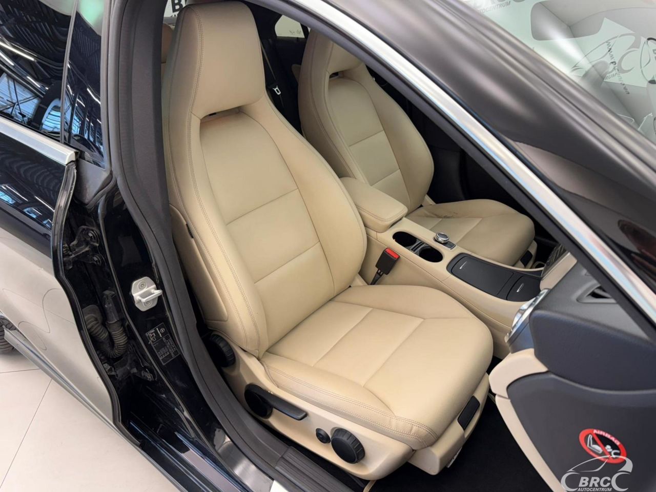 Mercedes-Benz CLA200 | 16
