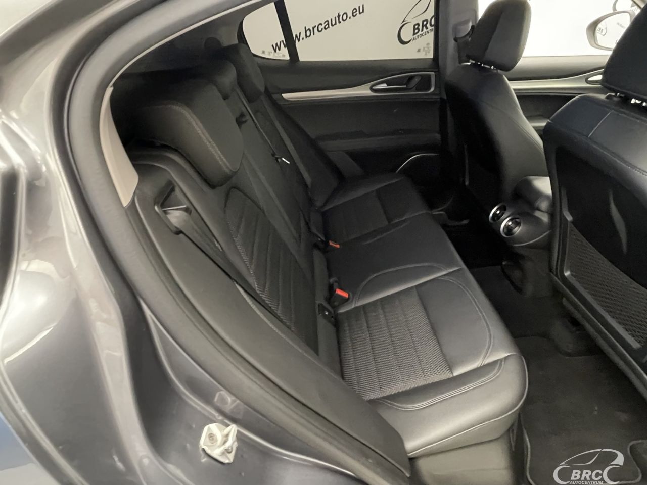 Alfa Romeo Stelvio | 11