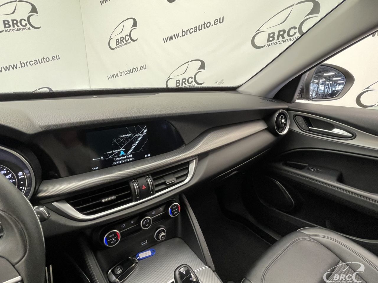 Alfa Romeo Stelvio | 27