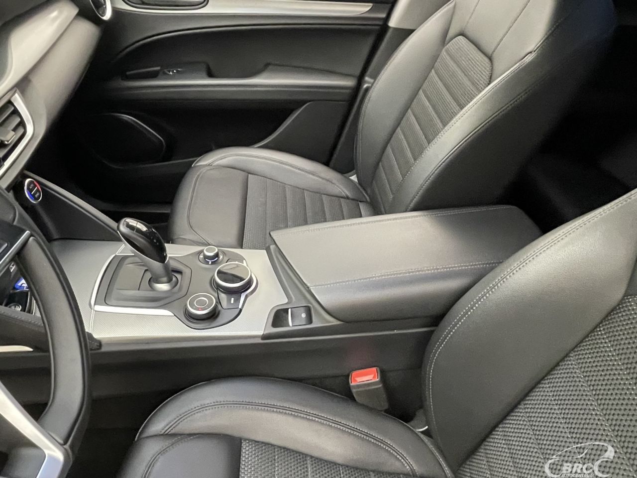 Alfa Romeo Stelvio | 24