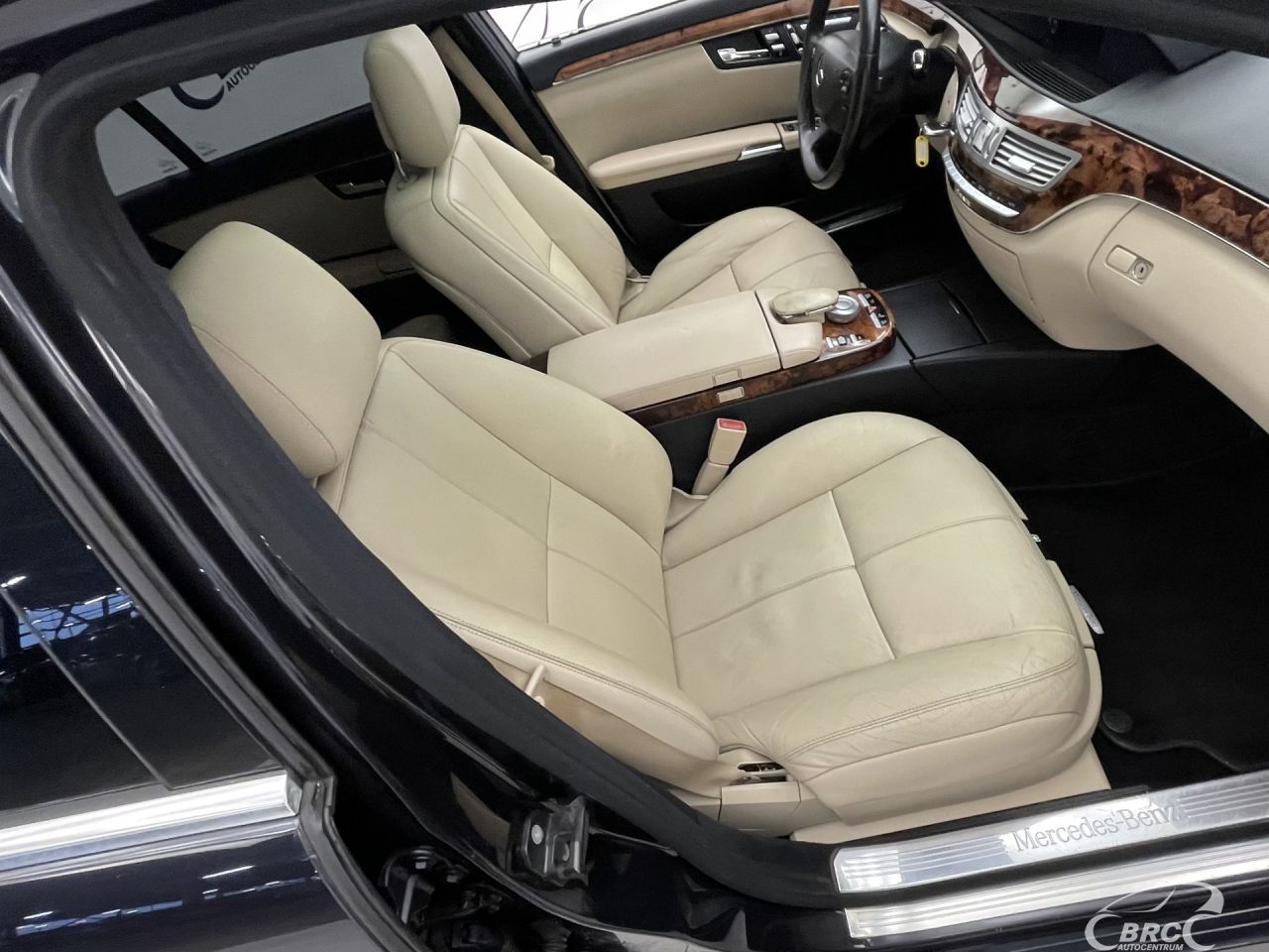 Mercedes-Benz S320 | 4