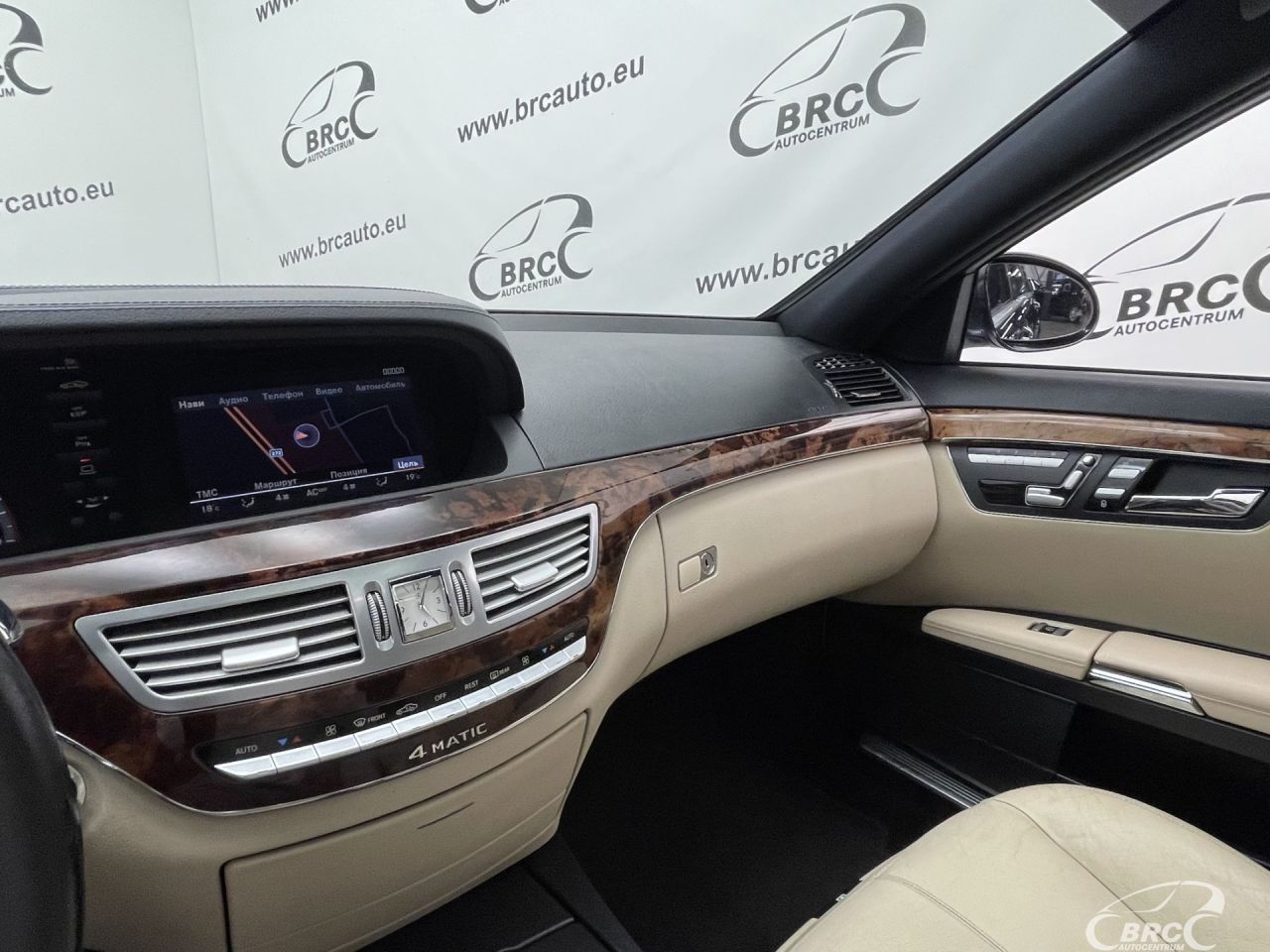 Mercedes-Benz S320 | 26