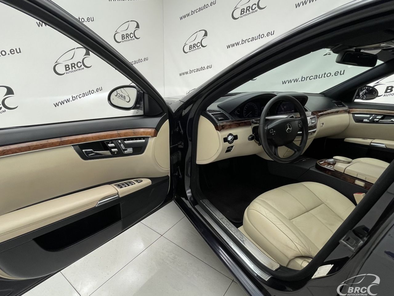 Mercedes-Benz S320 | 18