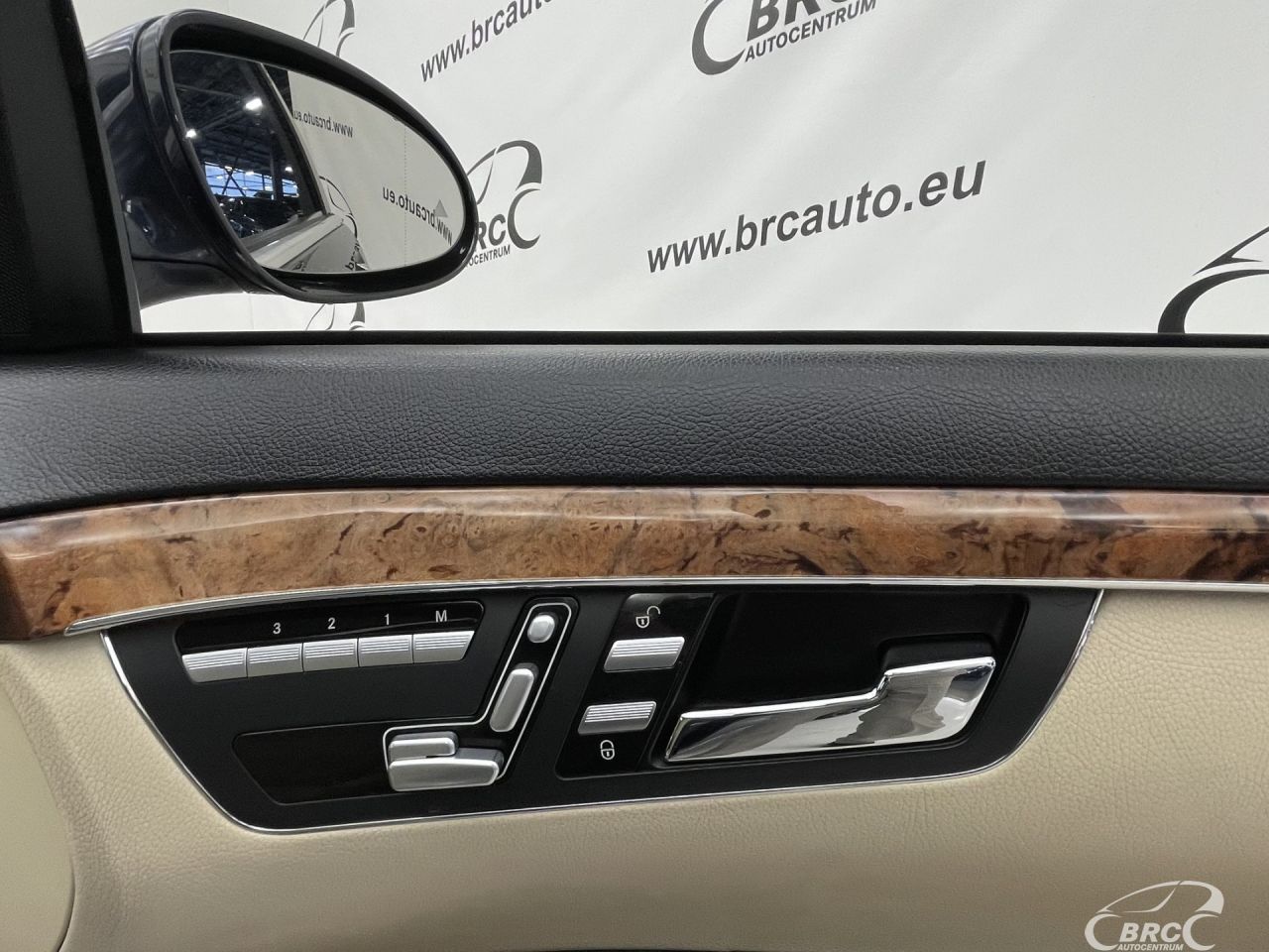 Mercedes-Benz S320 | 8