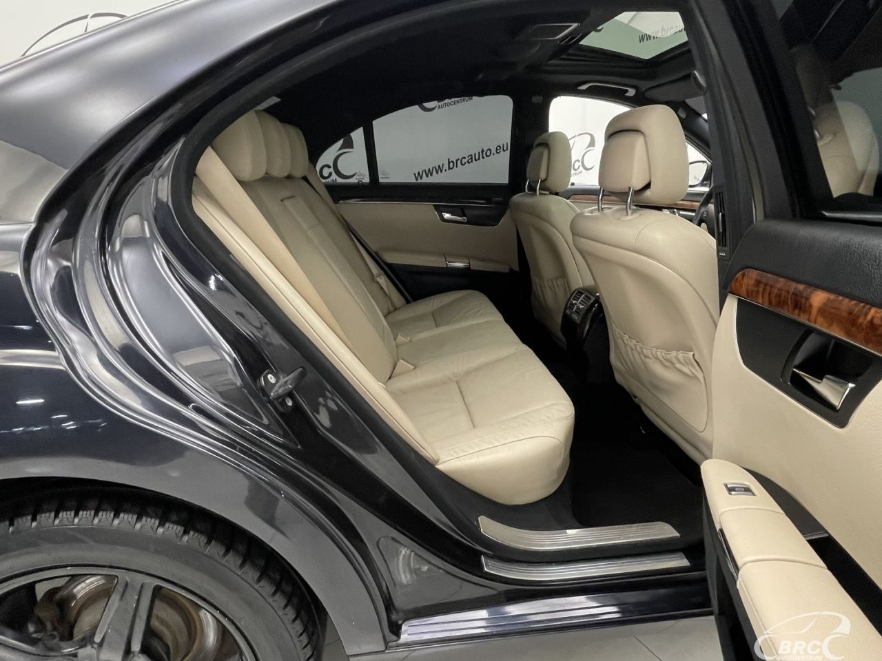 Mercedes-Benz S320 | 9