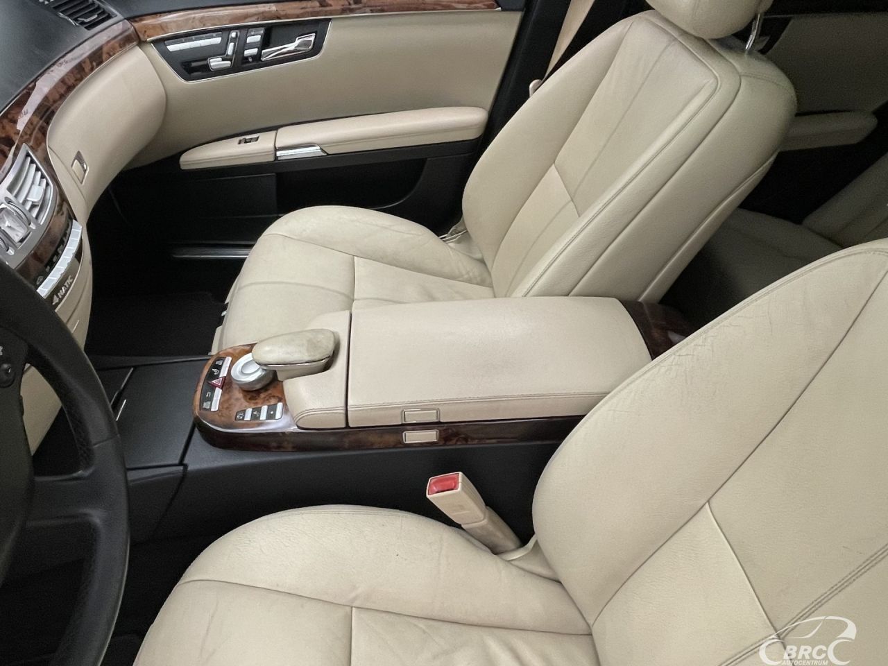 Mercedes-Benz S320 | 23