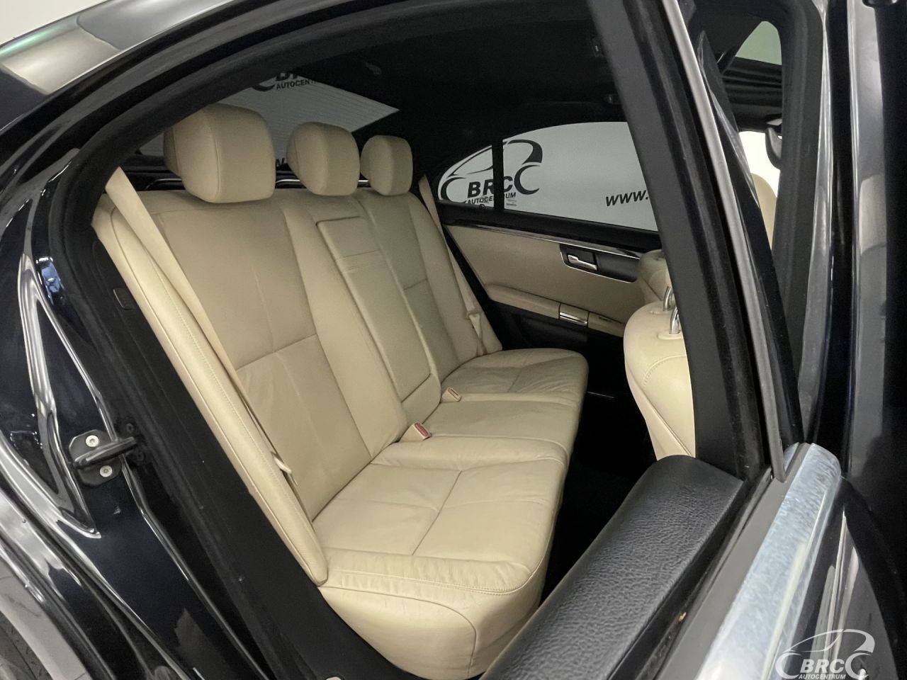 Mercedes-Benz S320 | 11