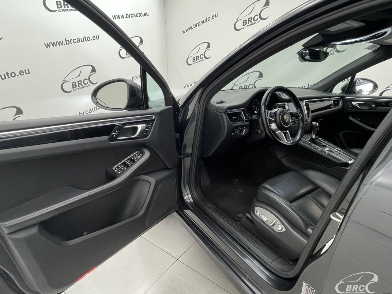 Porsche Macan | 58