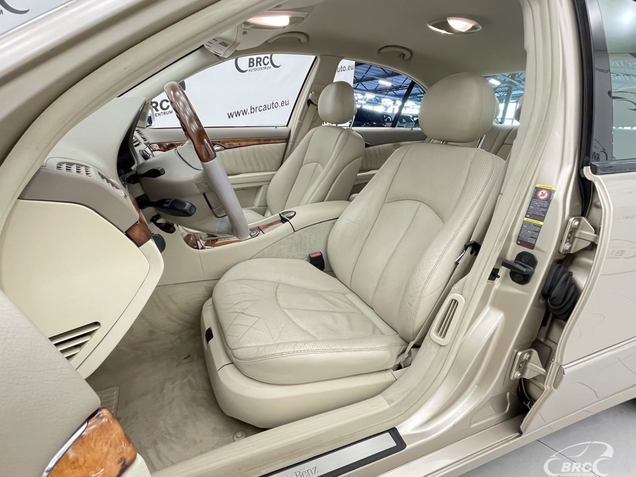 Mercedes-Benz E500 | 24