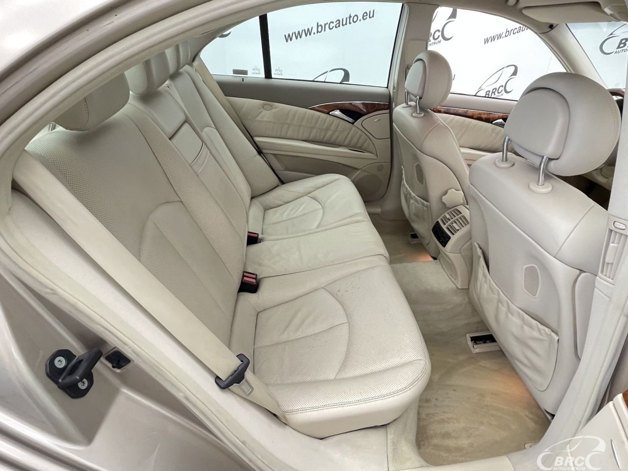 Mercedes-Benz E500 | 10