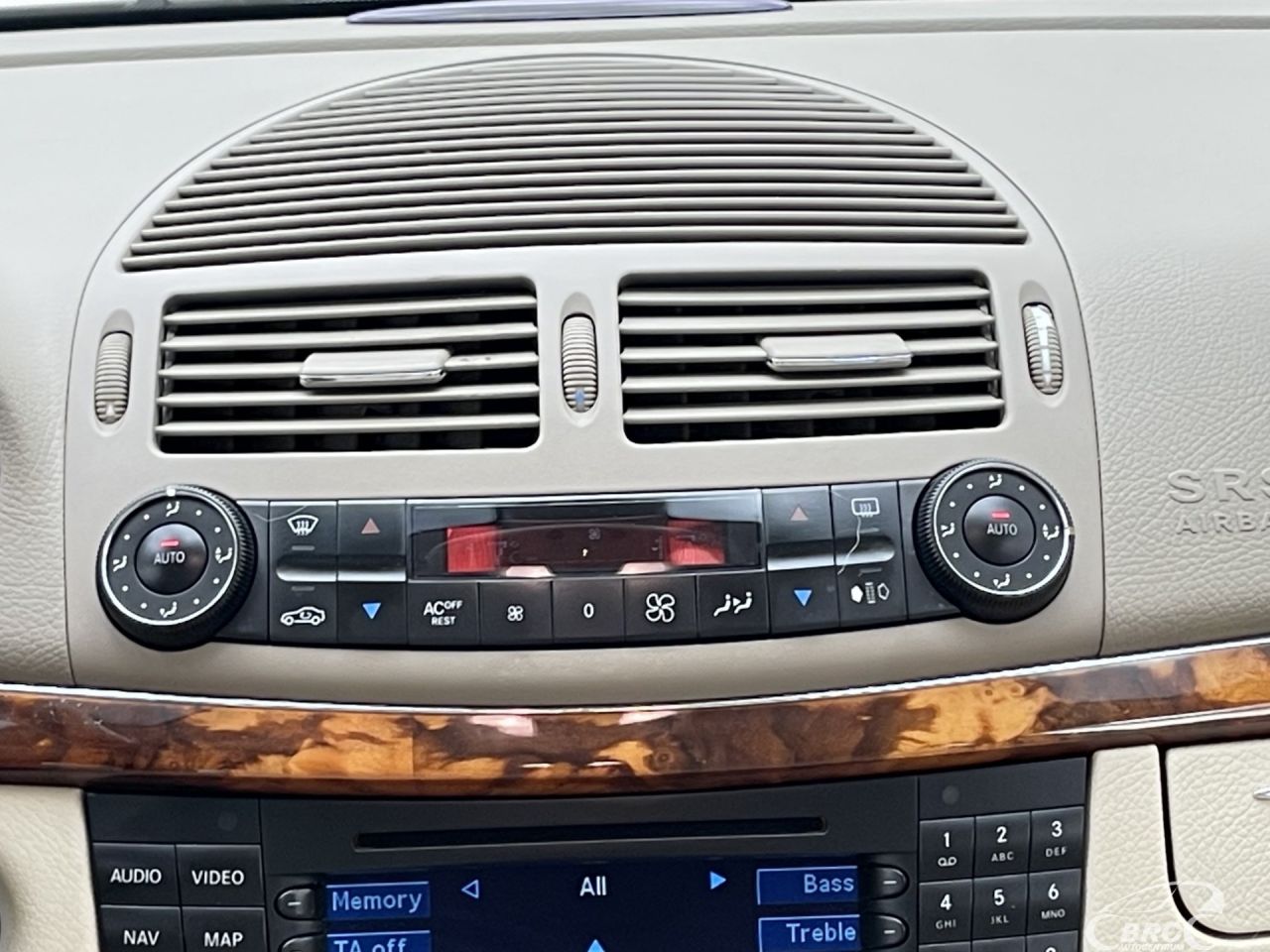 Mercedes-Benz E500 | 16