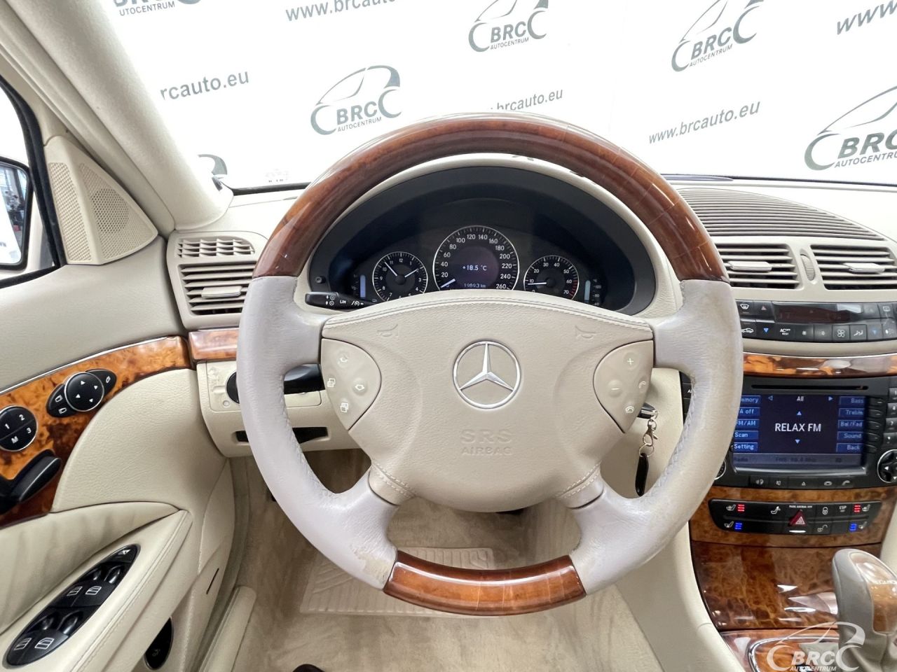 Mercedes-Benz E500 | 29