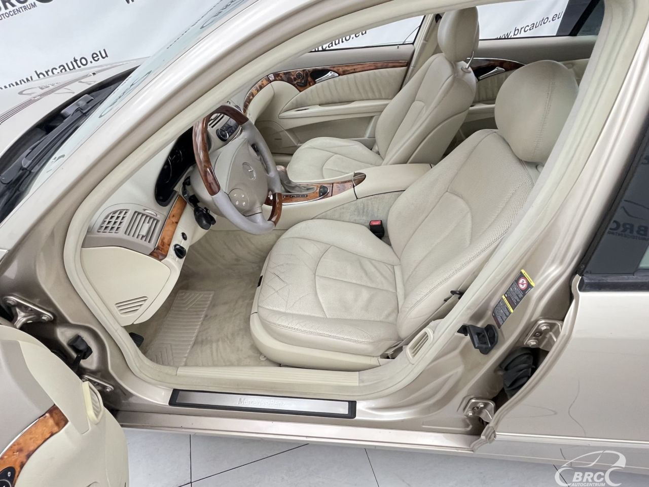 Mercedes-Benz E500 | 22