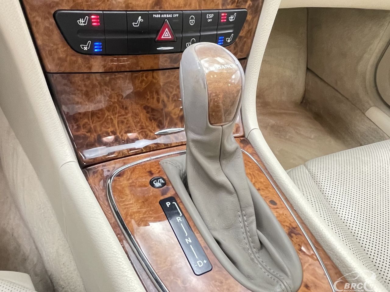 Mercedes-Benz E500 | 26