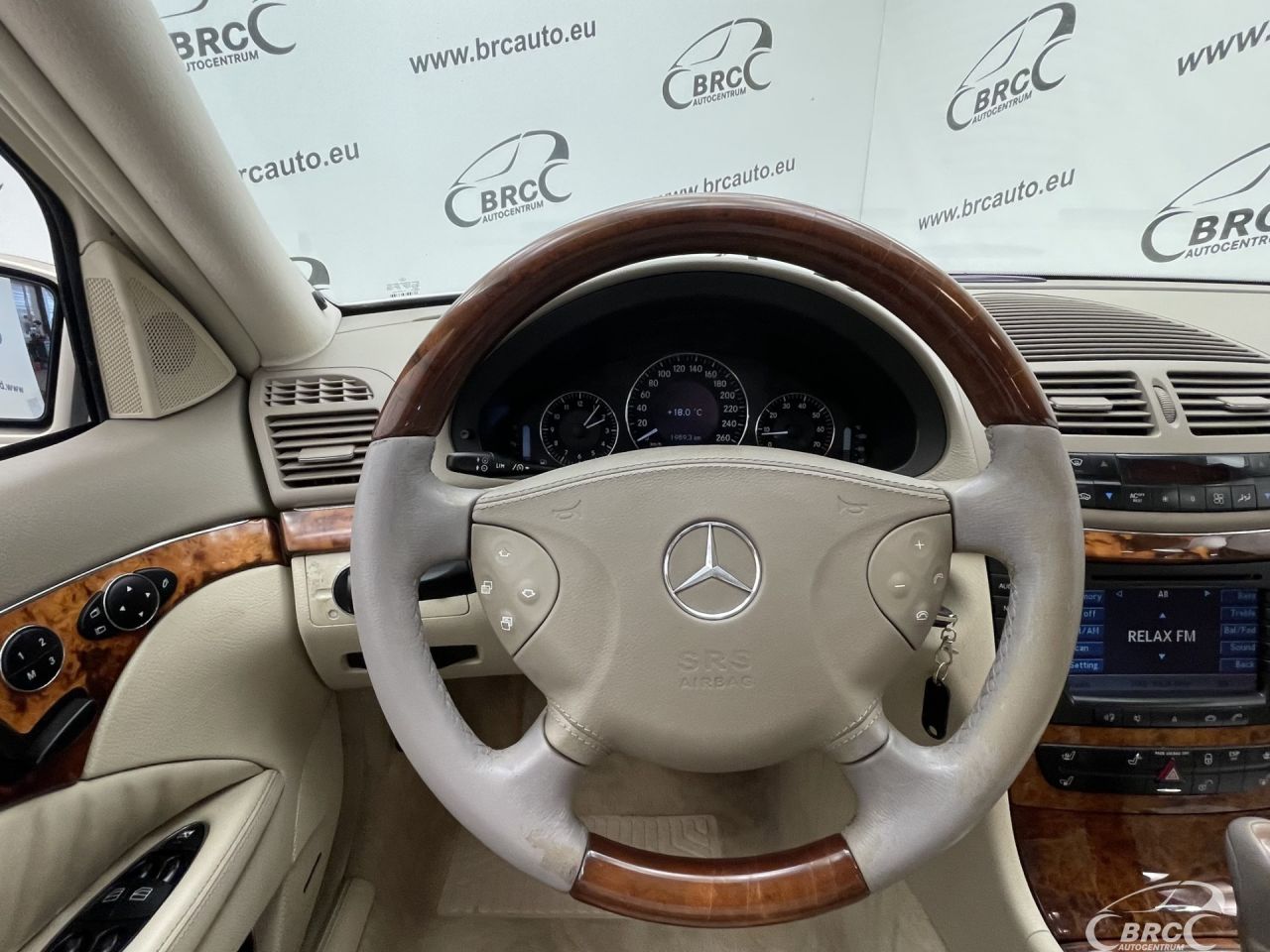 Mercedes-Benz E500 | 38