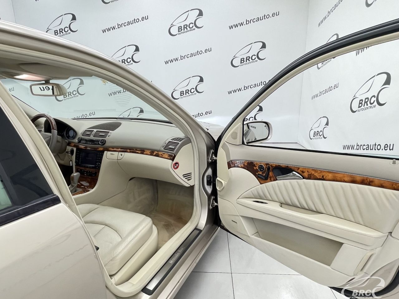 Mercedes-Benz E500 | 7