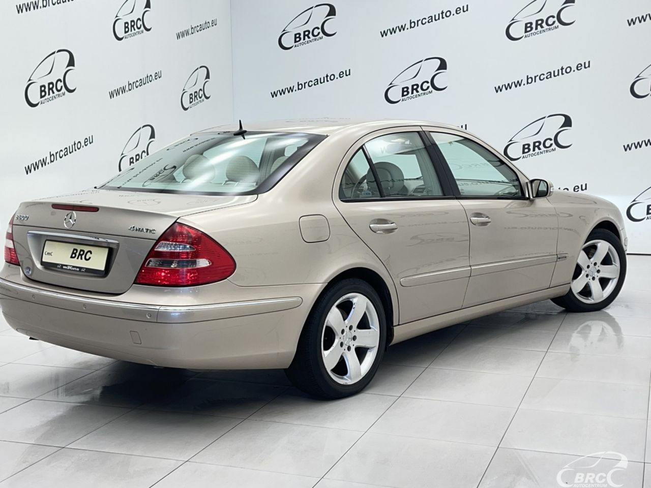 Mercedes-Benz E500 | 1