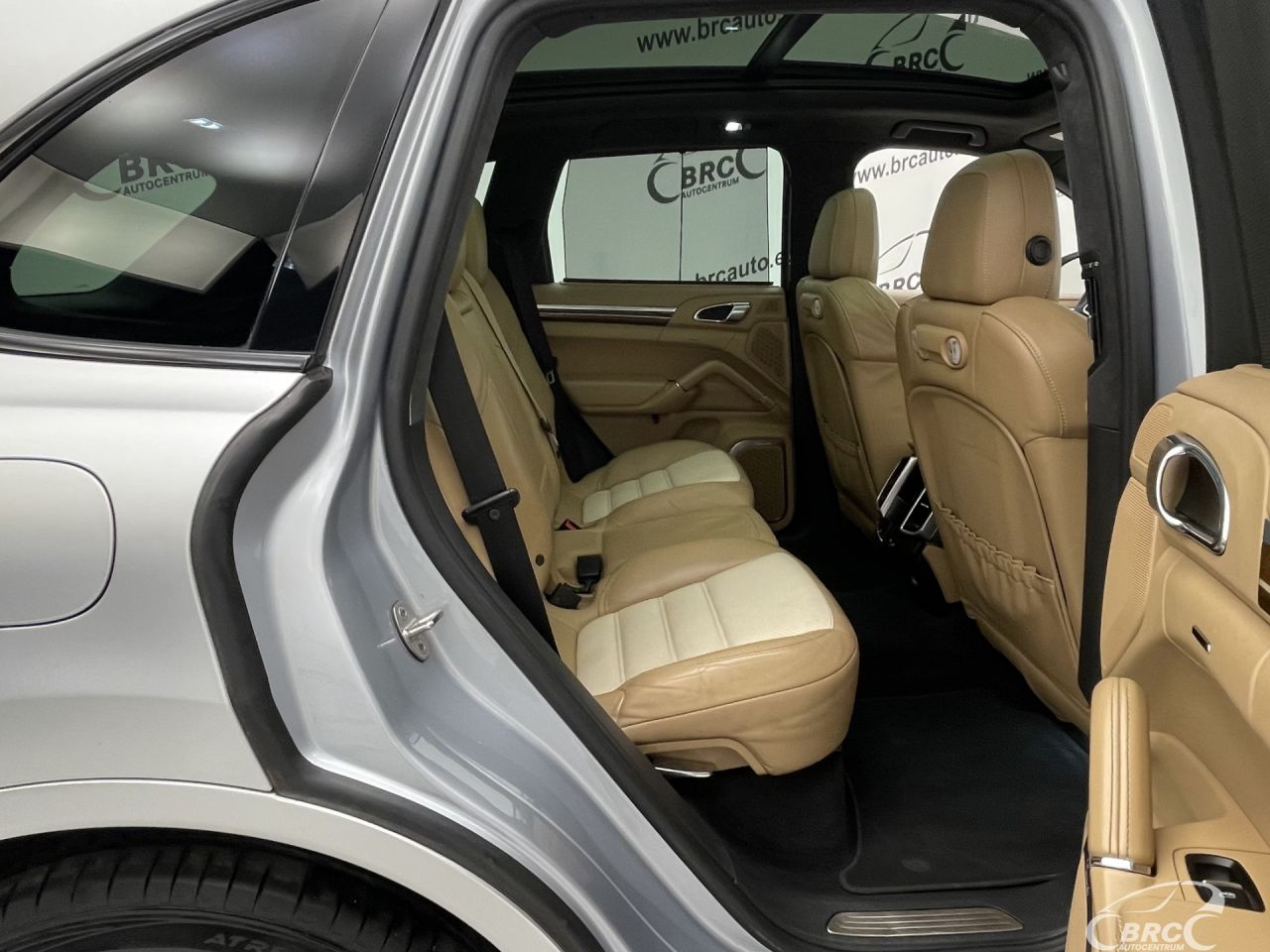 Porsche Cayenne | 12