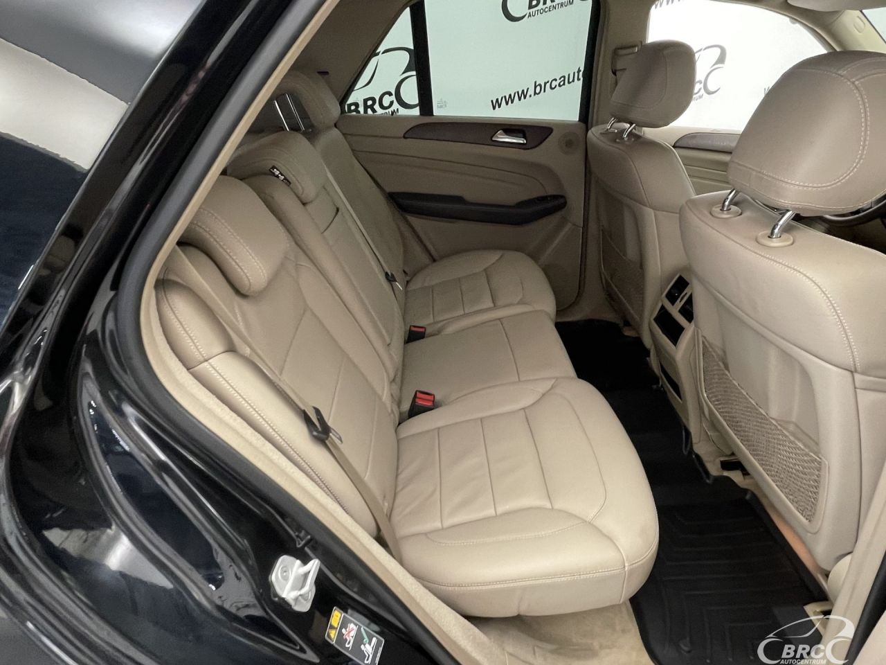 Mercedes-Benz ML350 | 9