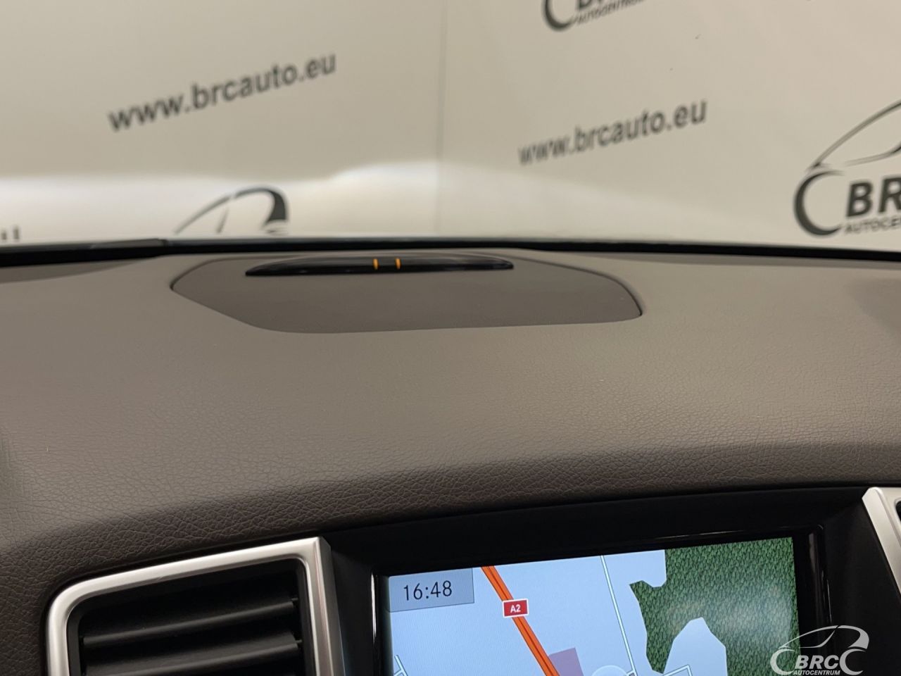 Mercedes-Benz ML350 | 31