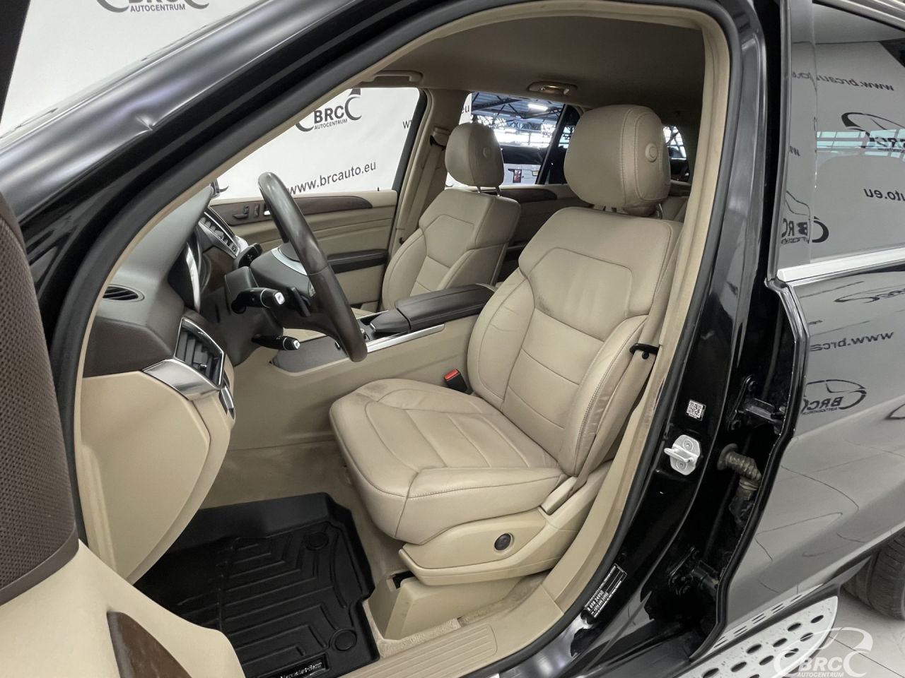 Mercedes-Benz ML350 | 21