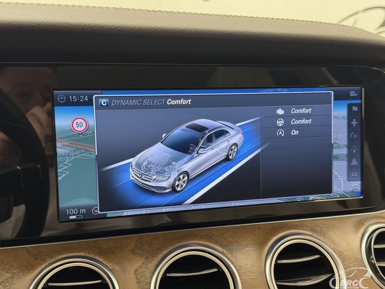 Mercedes-Benz E300 | 37