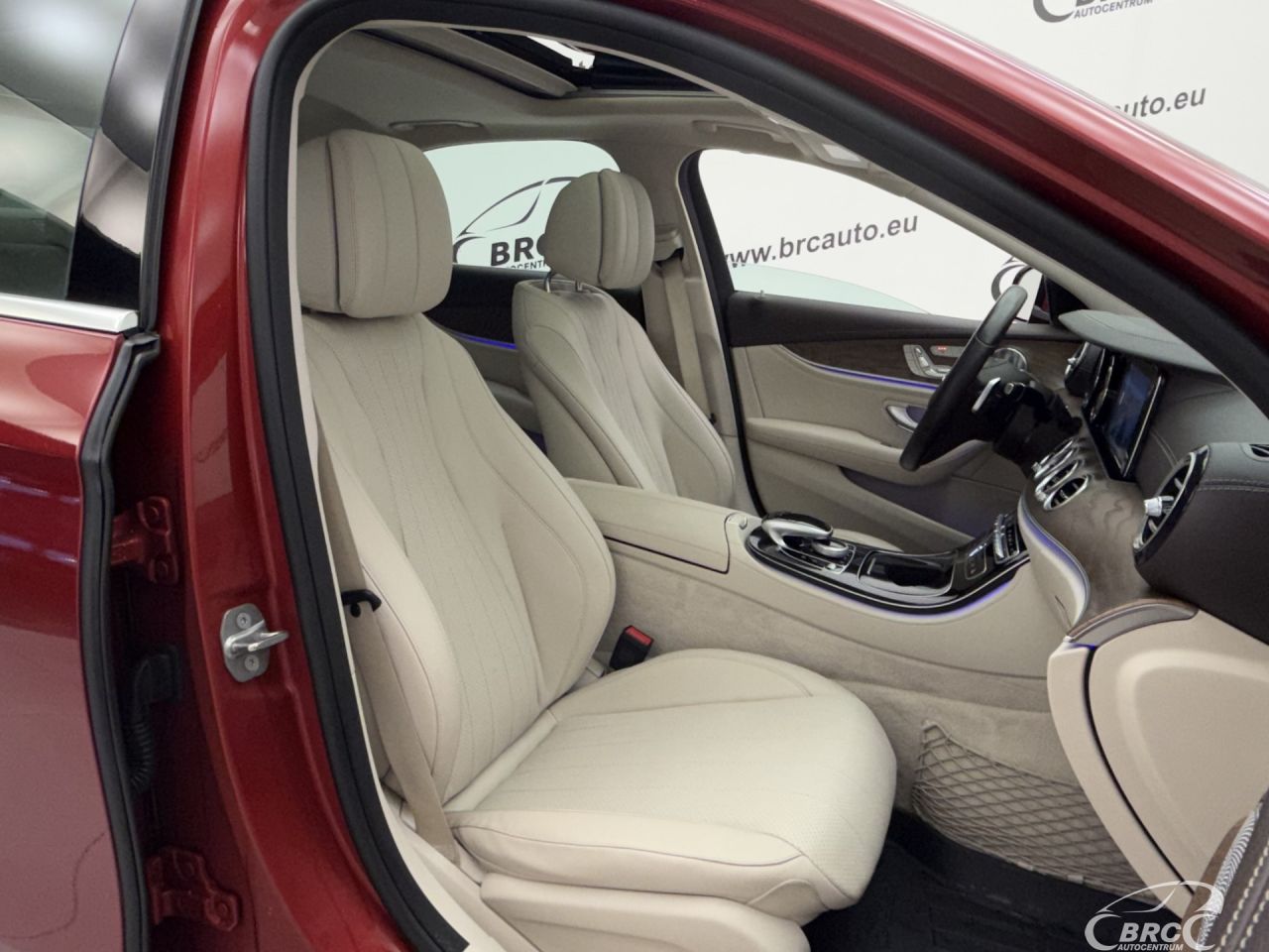 Mercedes-Benz E300 | 6