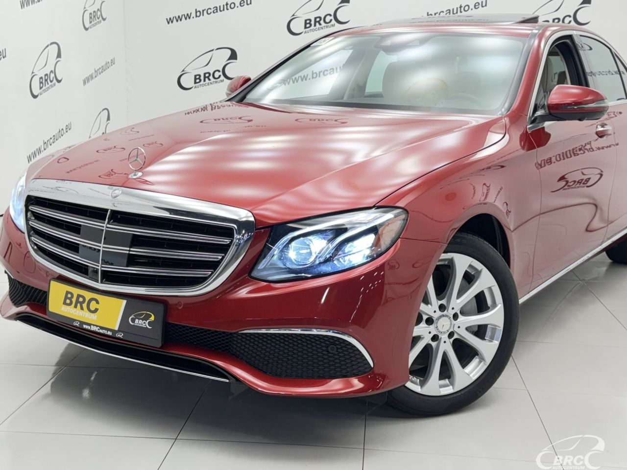 Mercedes-Benz E300 | 54