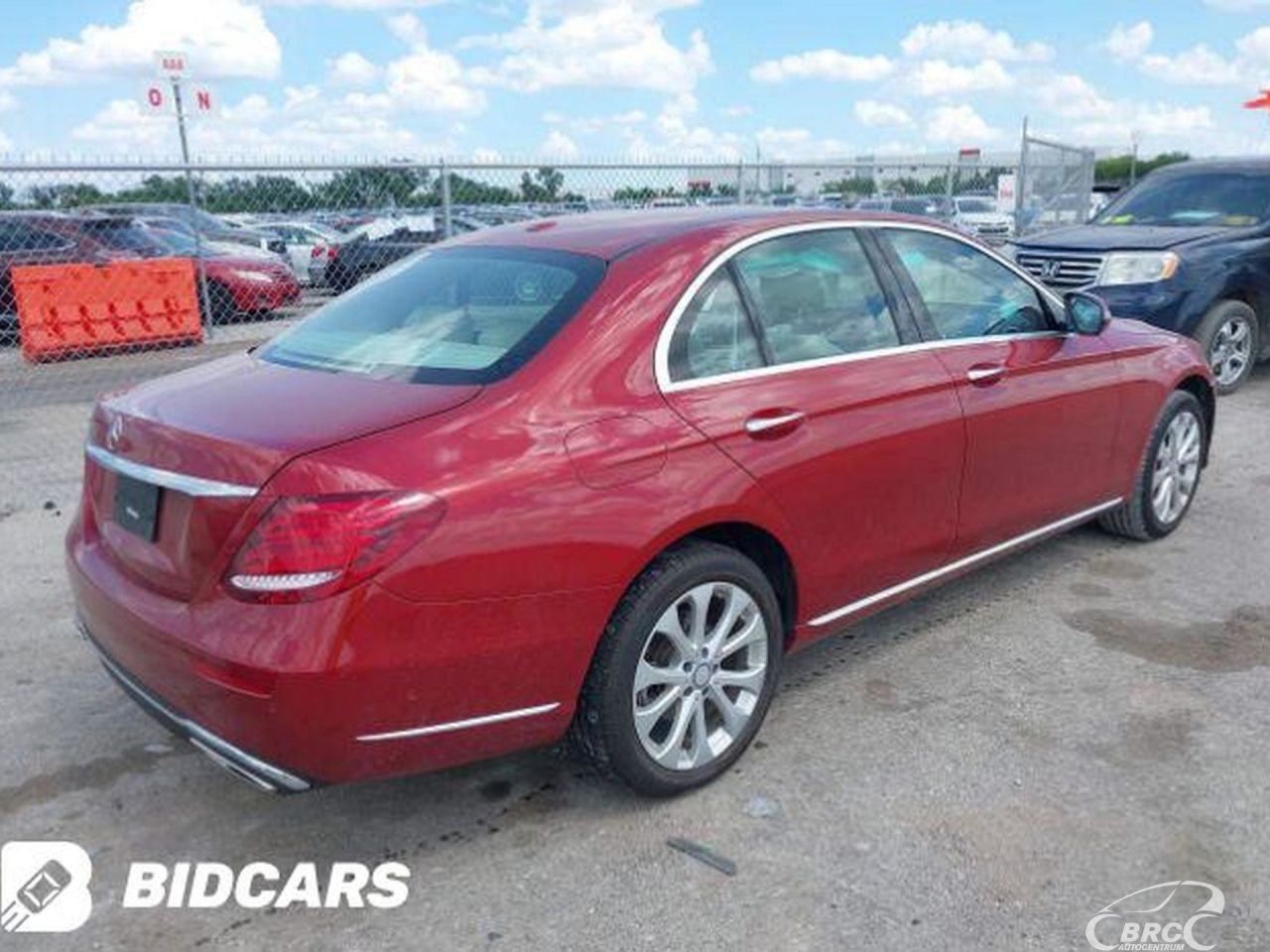 Mercedes-Benz E300 | 69