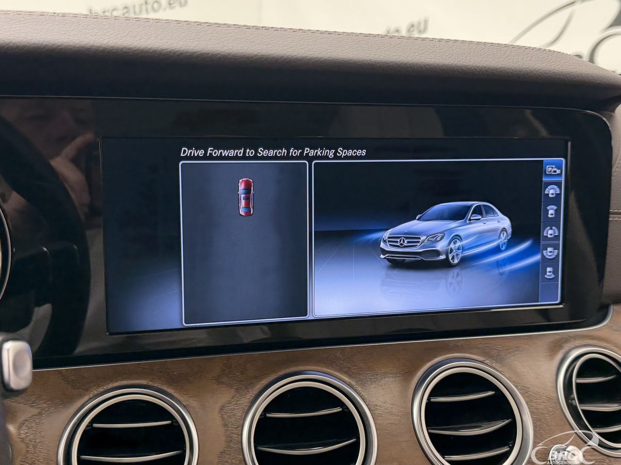 Mercedes-Benz E300 | 41