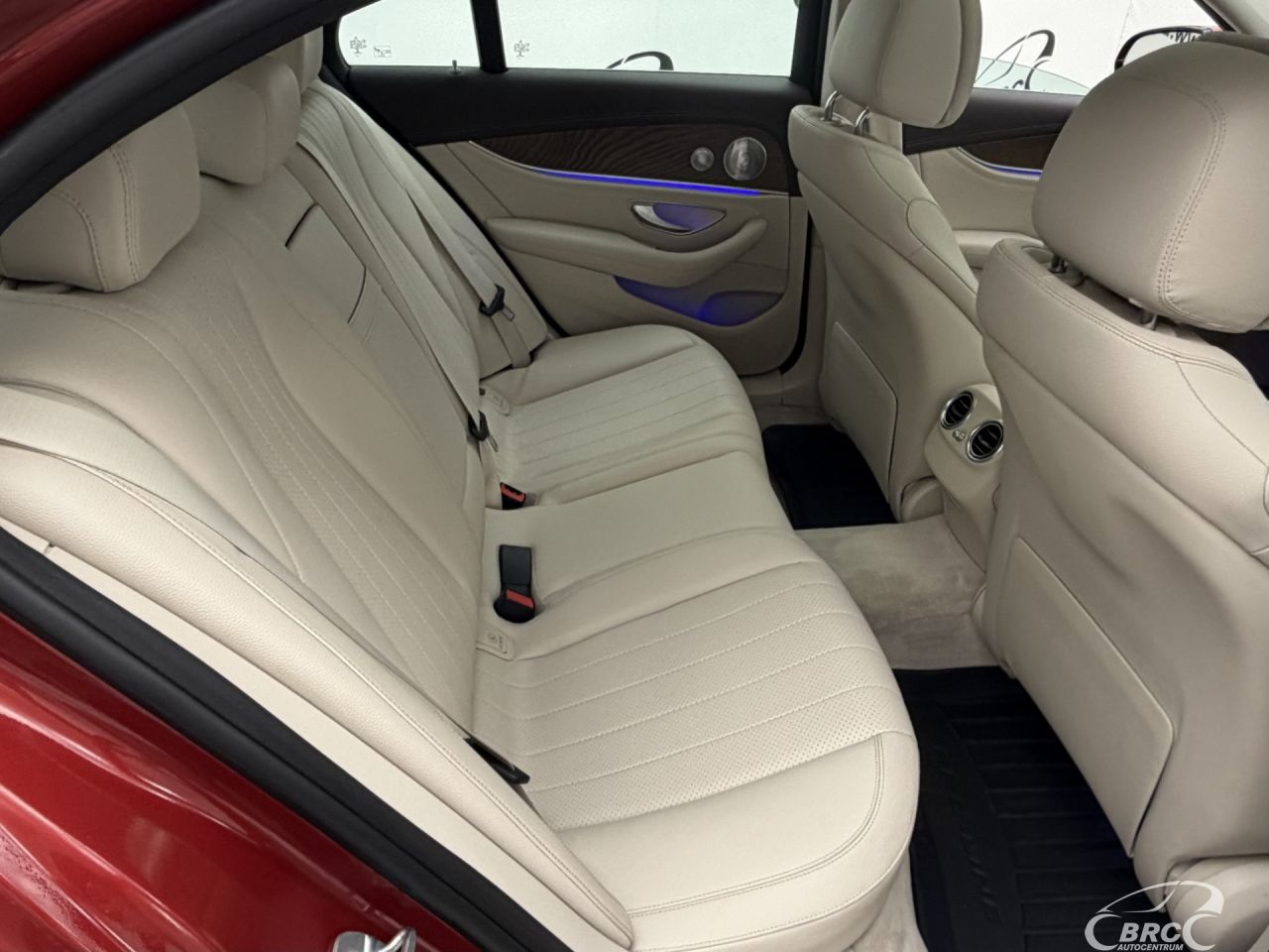 Mercedes-Benz E300 | 10