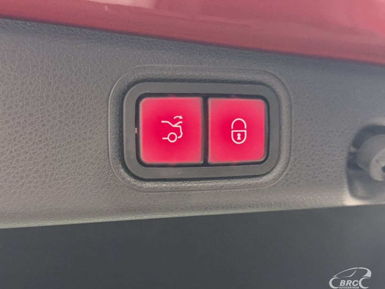 Mercedes-Benz E300 | 52