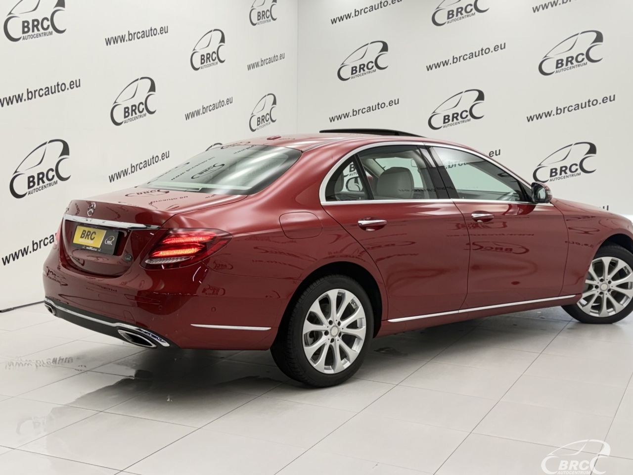 Mercedes-Benz E300 | 1