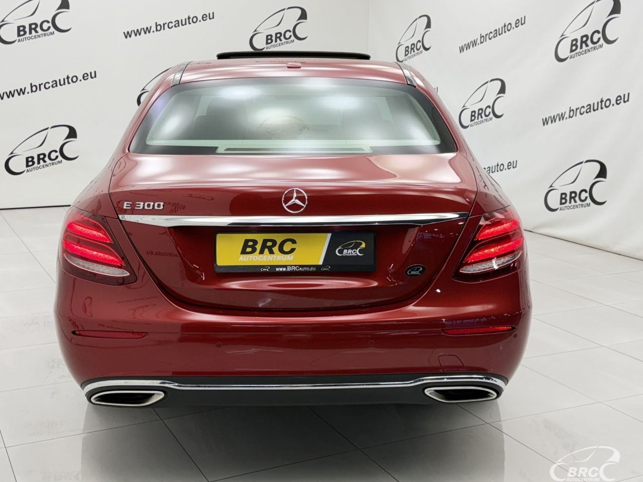 Mercedes-Benz E300 | 57