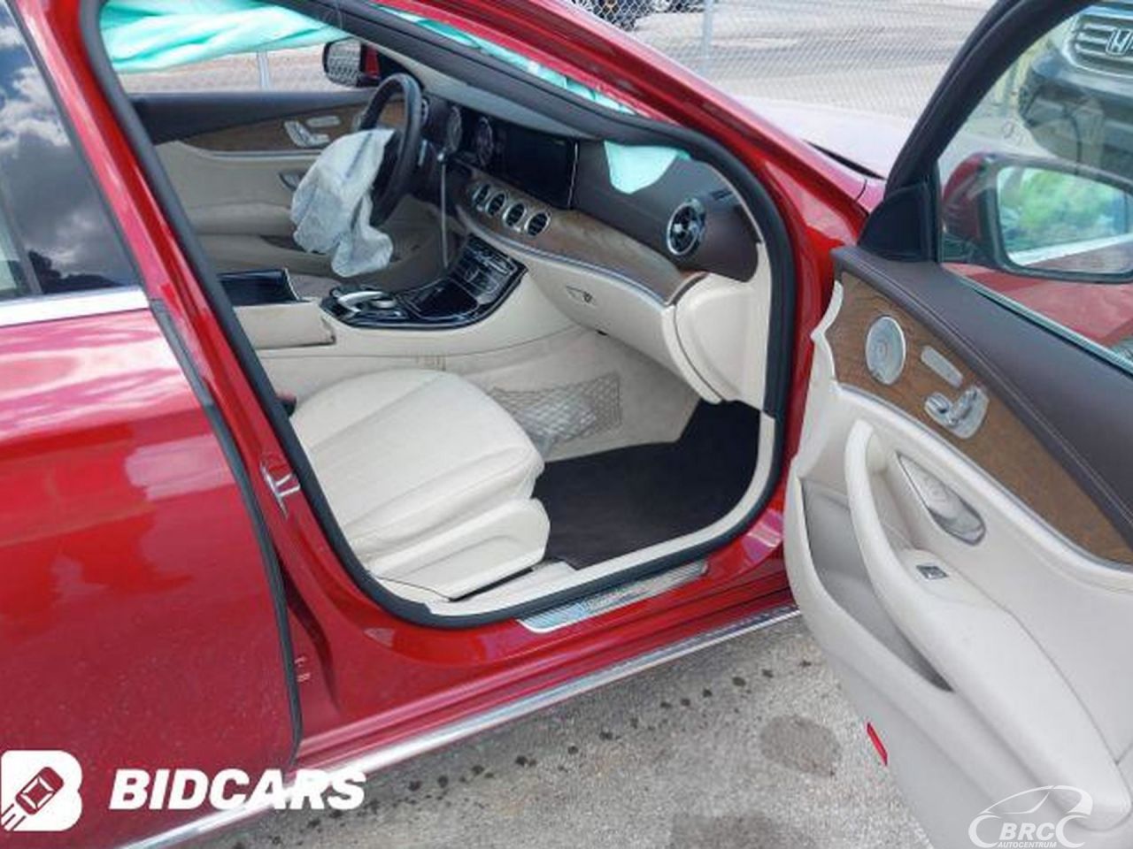 Mercedes-Benz E300 | 68