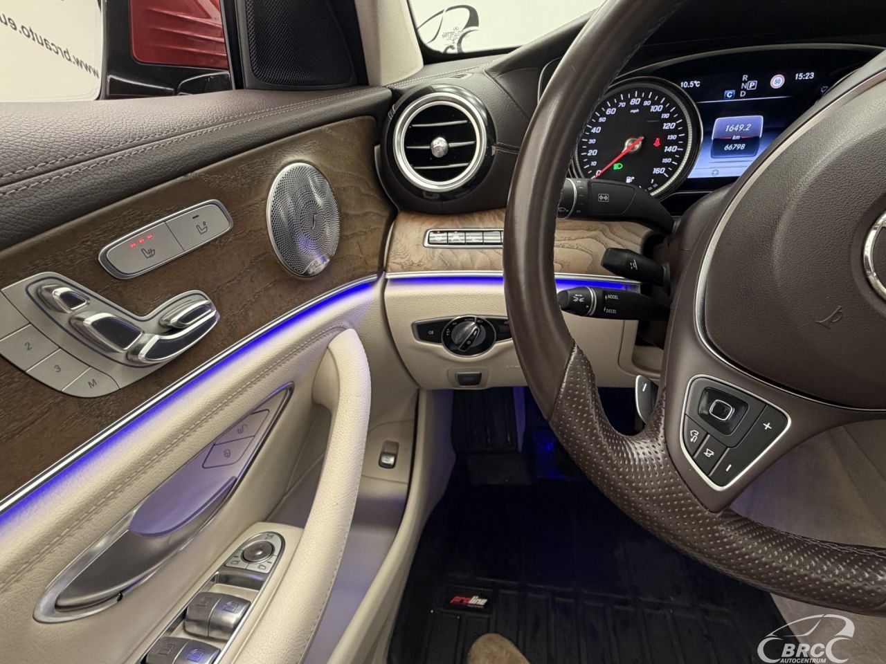 Mercedes-Benz E300 | 27