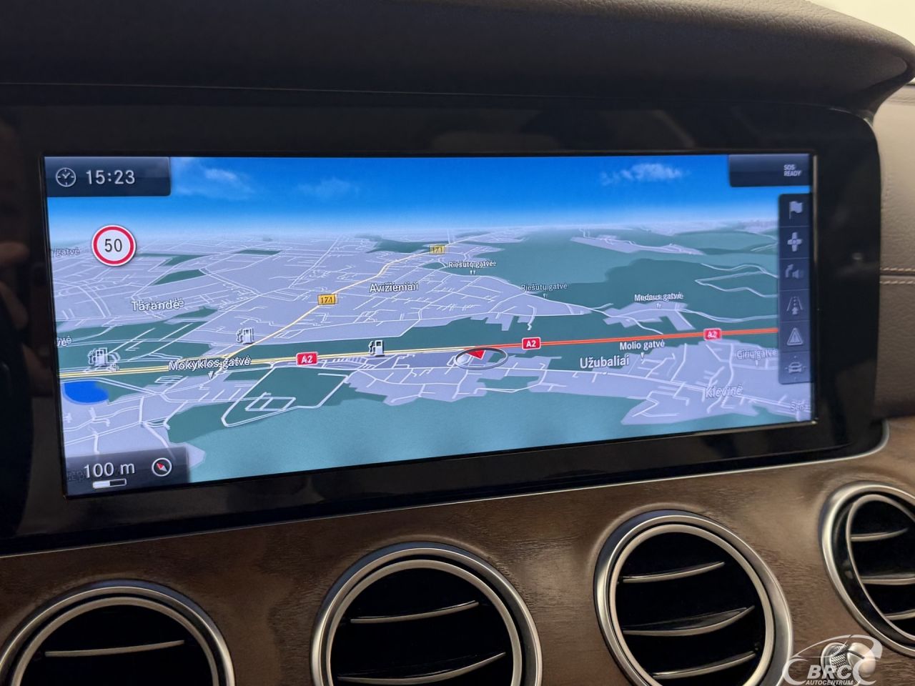 Mercedes-Benz E300 | 34