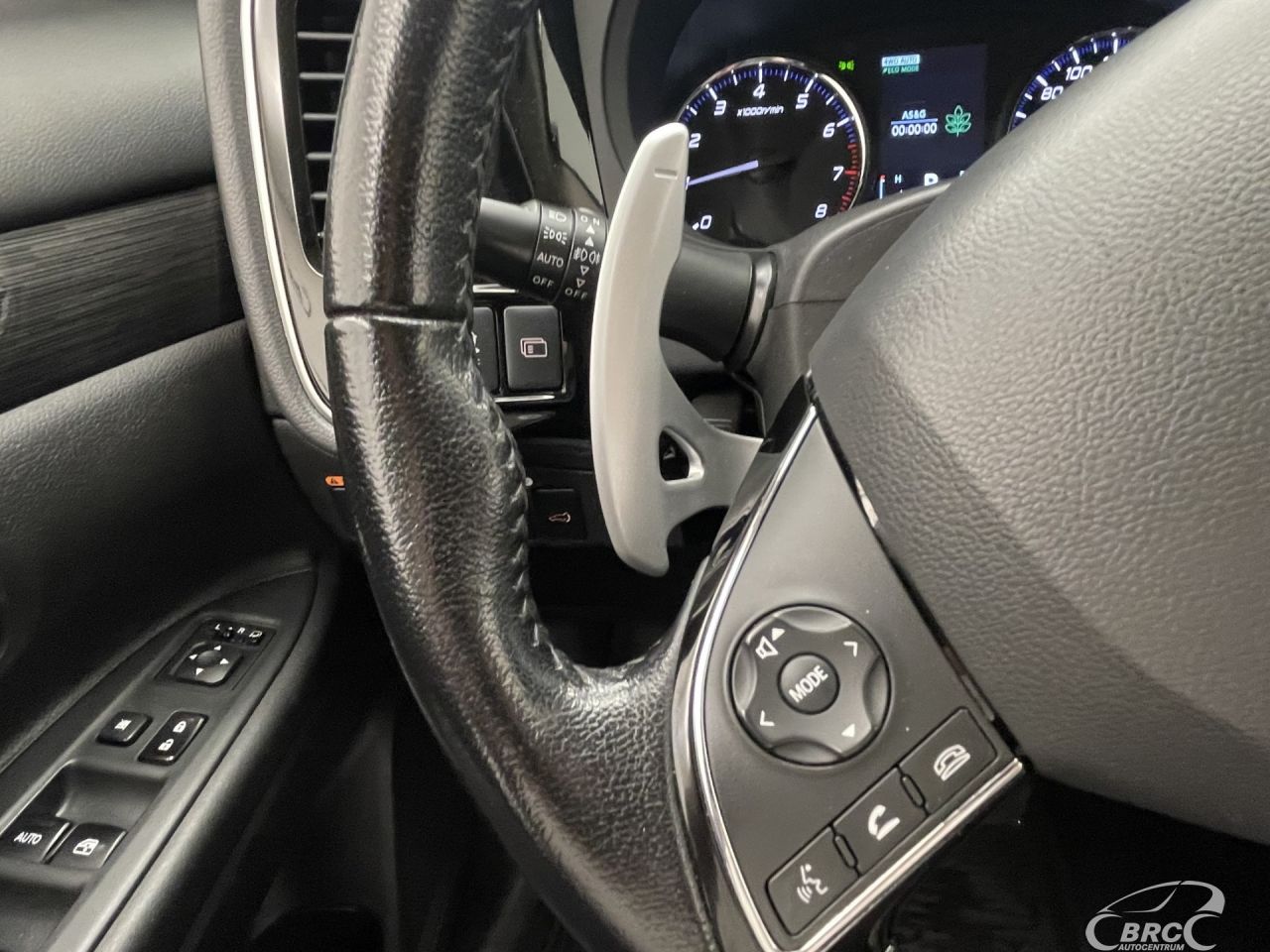 Mitsubishi Outlander | 33