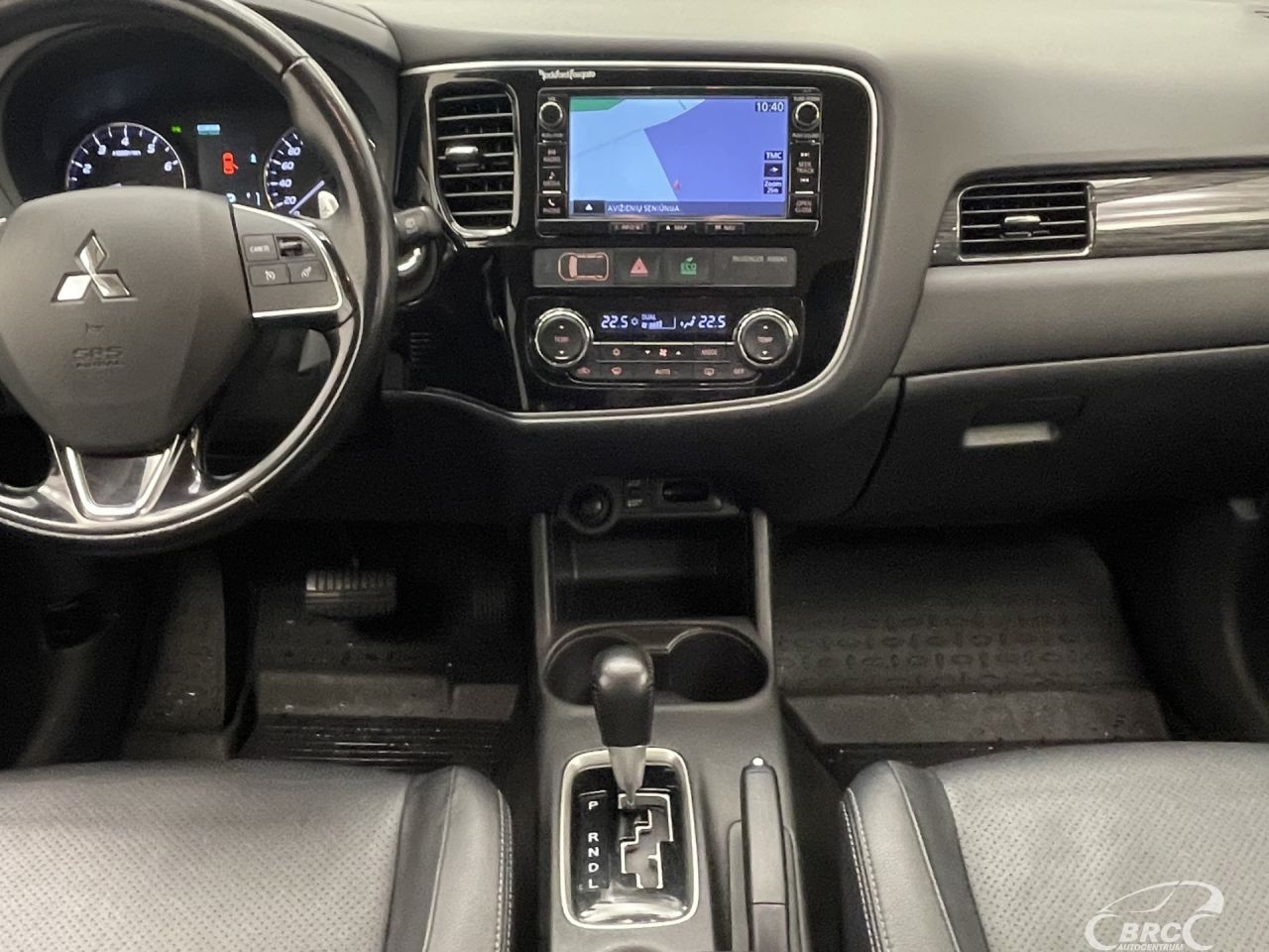 Mitsubishi Outlander | 14