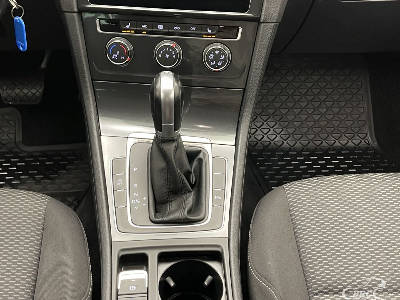 Volkswagen Golf | 16