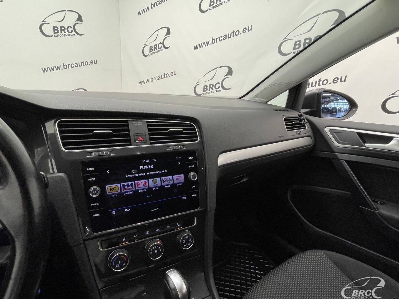 Volkswagen Golf | 25