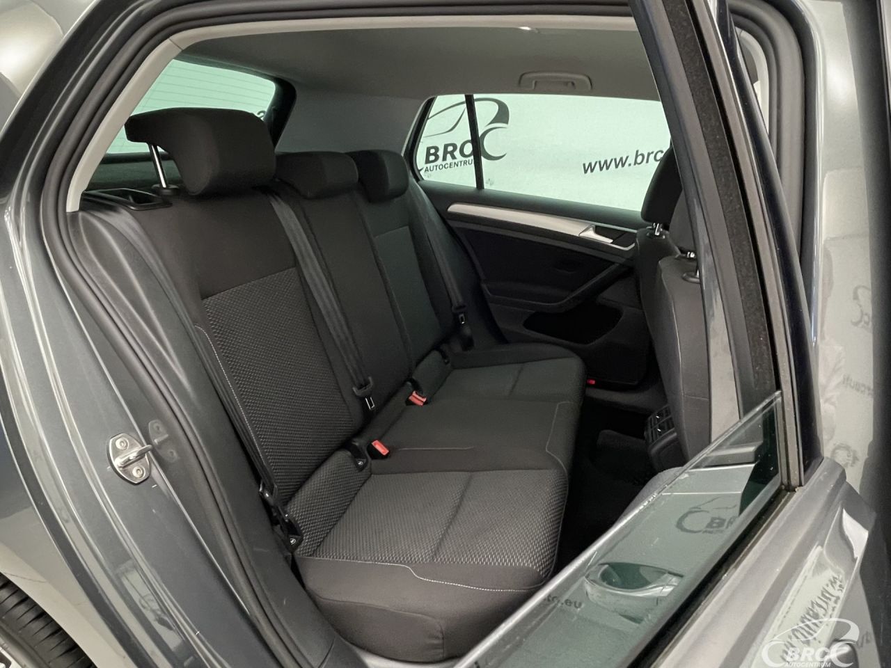 Volkswagen Golf | 10