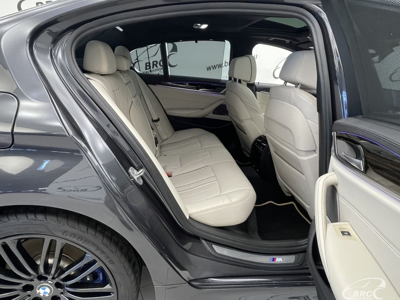 BMW M550 | 9