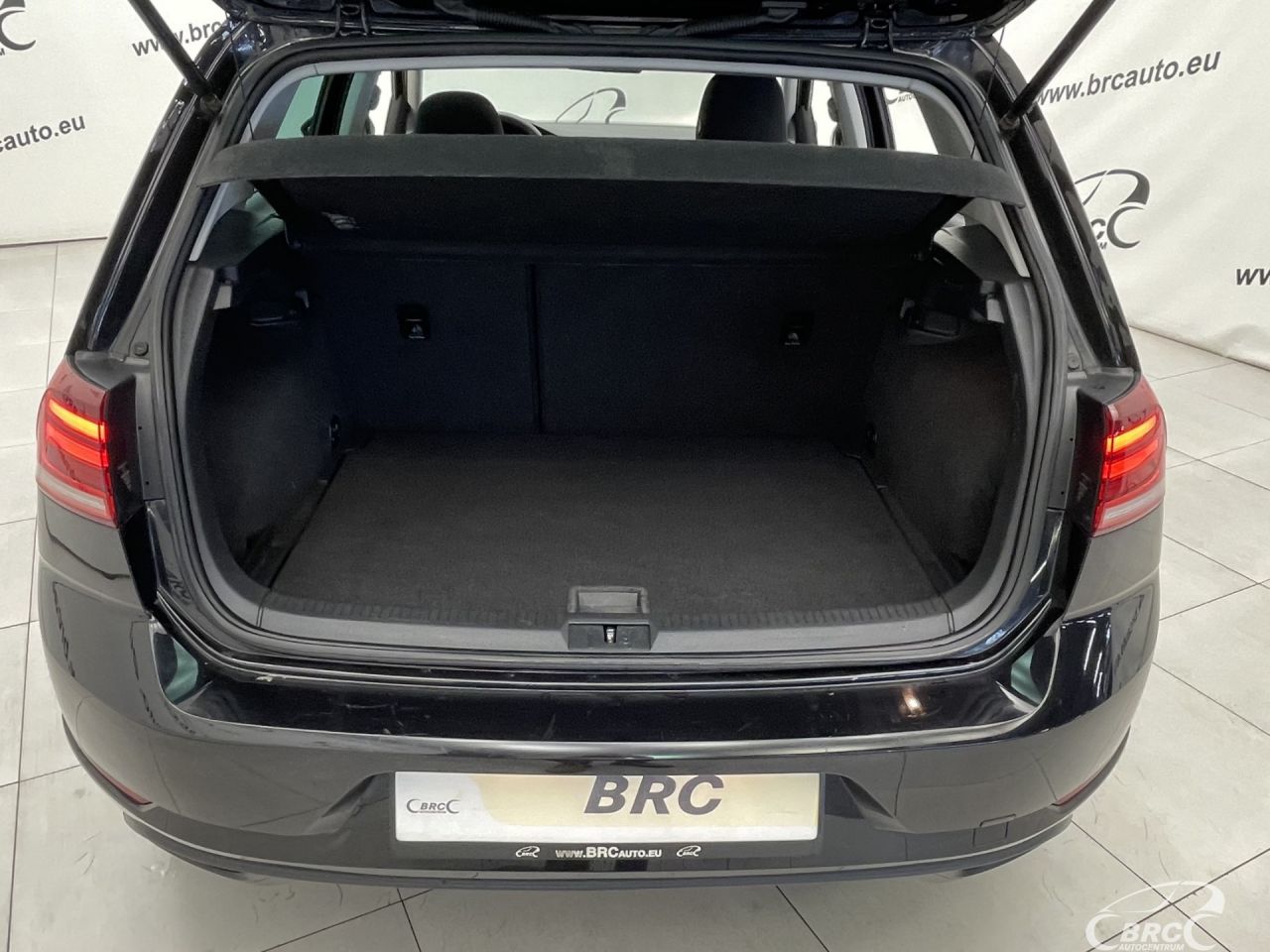 Volkswagen Golf | 35