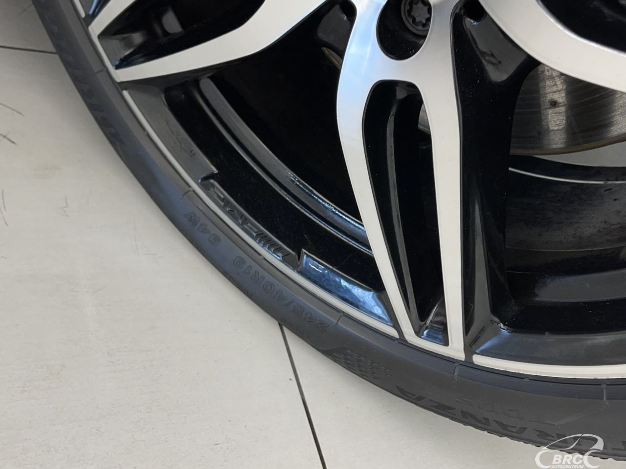 Mercedes-Benz E220 | 44