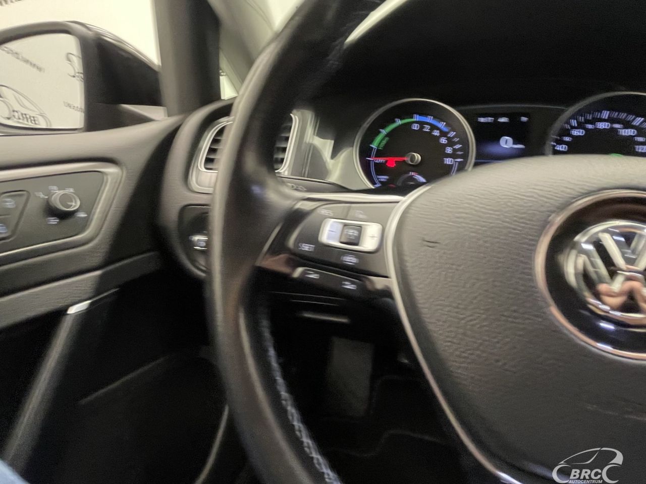 Volkswagen Golf | 27